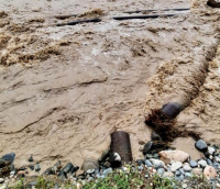 Еще один день без воды: половодье Келасура затруднило доступ к трубе