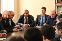 Кан Кварчия встретился с депутатами Сухумского городского Собрания.