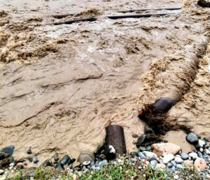 Водопроводная труба через реку Келасур повреждена в результате поднятия  уровня воды