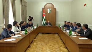 Беслан Эшба на совещании у президента рассказал причину отставания от исполнения плана по собираемости налогов за май