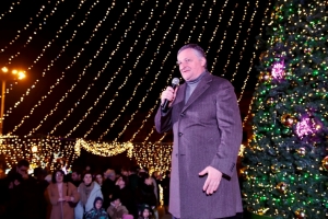 Беслан Эшба поздравил сухумцев с Новым годом и Рождеством