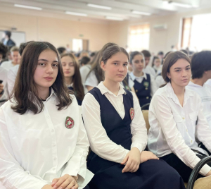 Профориентационная встреча представителей АГУ с выпускниками 11-ых классов прошла в сухумской школе №4