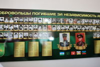 Фотостенд памяти погибшим добровольцам в войне открыли в сухумском офисе «Движения матерей Абхазии за мир и социальную справедливость»
