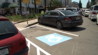 В Сухуме появляются новые парковочные места для людей с ограниченными возможностями (видео)