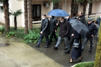 Президент Абхазии навестил беженцев из ДНР и ЛНР в сопровождении мэра столицы