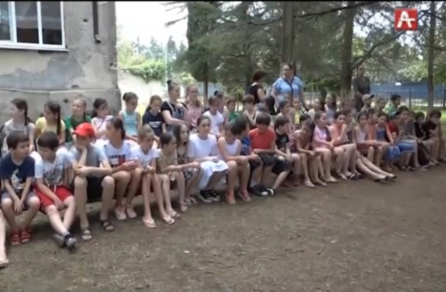 Глава столичной администрации посетил летний лагерь «Алашарбага»