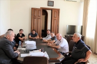 Александр Анкваб провёл встречу по вопросу переселения жильцов дома по улице Назадзе