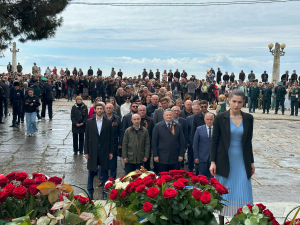 Руководители столицы возложили цветы к памятнику Неизвестному солдату ВОВ