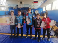 Воспитанники секции Управления по делам молодежи и спорта и СК «Абаза» заняли призовые места на турнире по вольной борьбе в Ставрополе