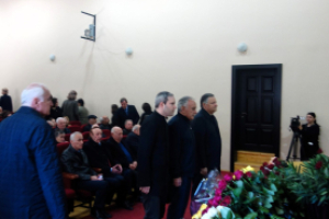 Беслан Эшба принял участие в траурной церемонии прощания с первым президентом Академии наук Абхазии Шотой Арстаа